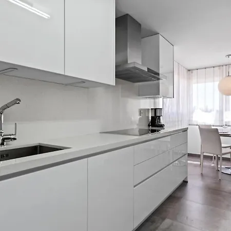 4 Penthouse *