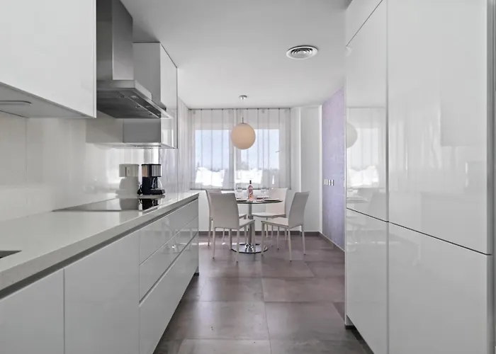 4 Penthouse Apartamento Estepona